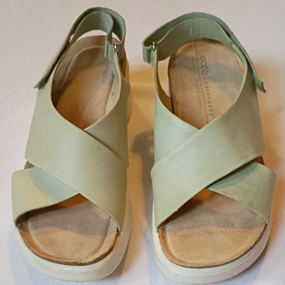 Ecco CorkSphere Women's Light Green Sandals - Picture 1 of 8